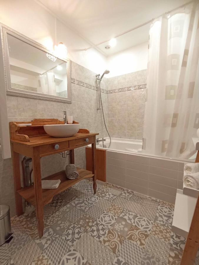 Gite Avec Piscine "La Maison De Valentine" En Provence Montsalier Exteriör bild